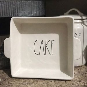 Rae dunn cake